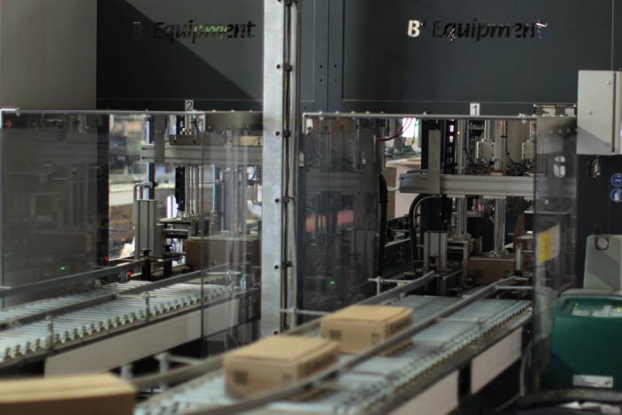 Maxicoffee - machine de fermeture des cartons